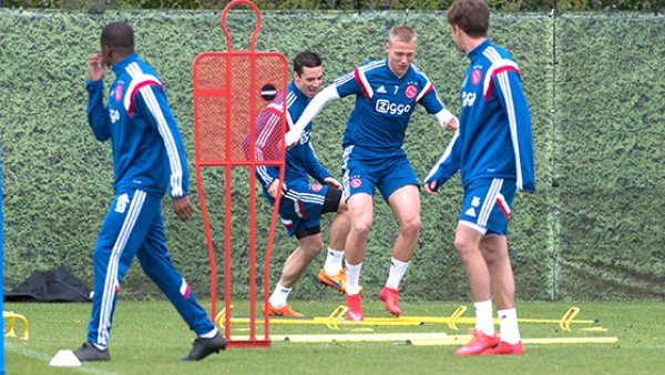 席上增加了 席上增加了